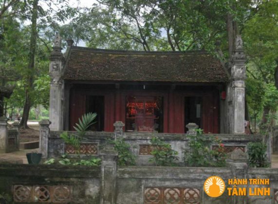 Đền mẫu đền Gióng ( Sóc Sơn,Hà Nội )